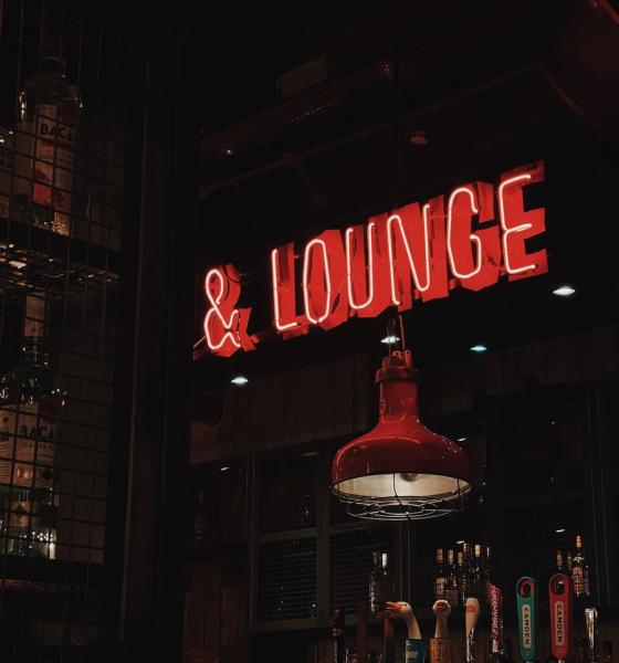 Διαθεσιμότητα θέσεων σε καφέ, εστιατόρια